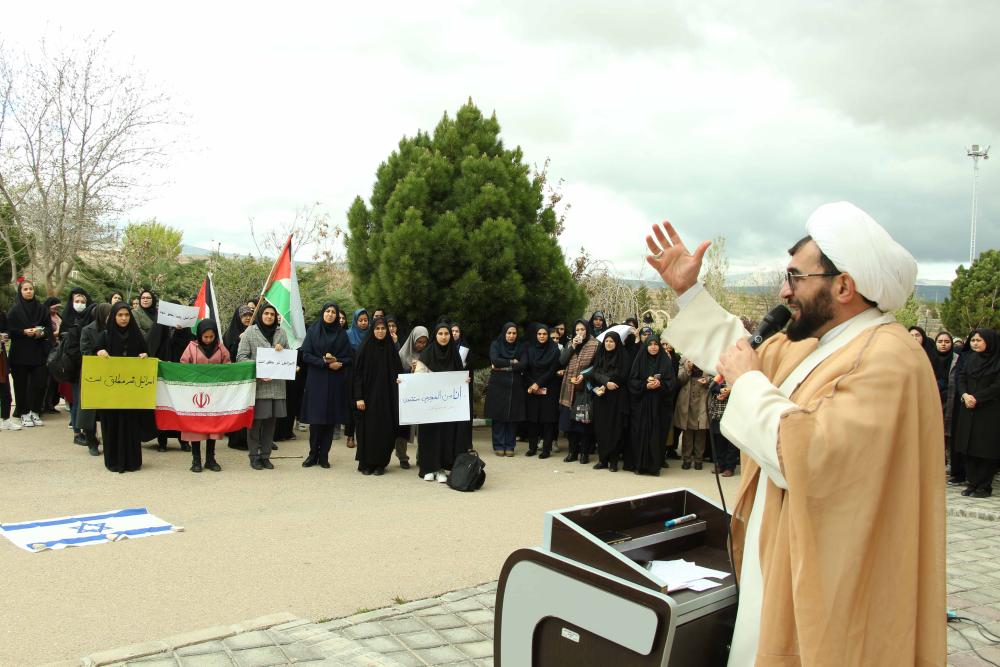 تجمع دانشگاهیان دانشگاه کوثر در حمایت از حماسه‌آفرینی غیورمردان سپاه پاسداران انقلاب اسلامی