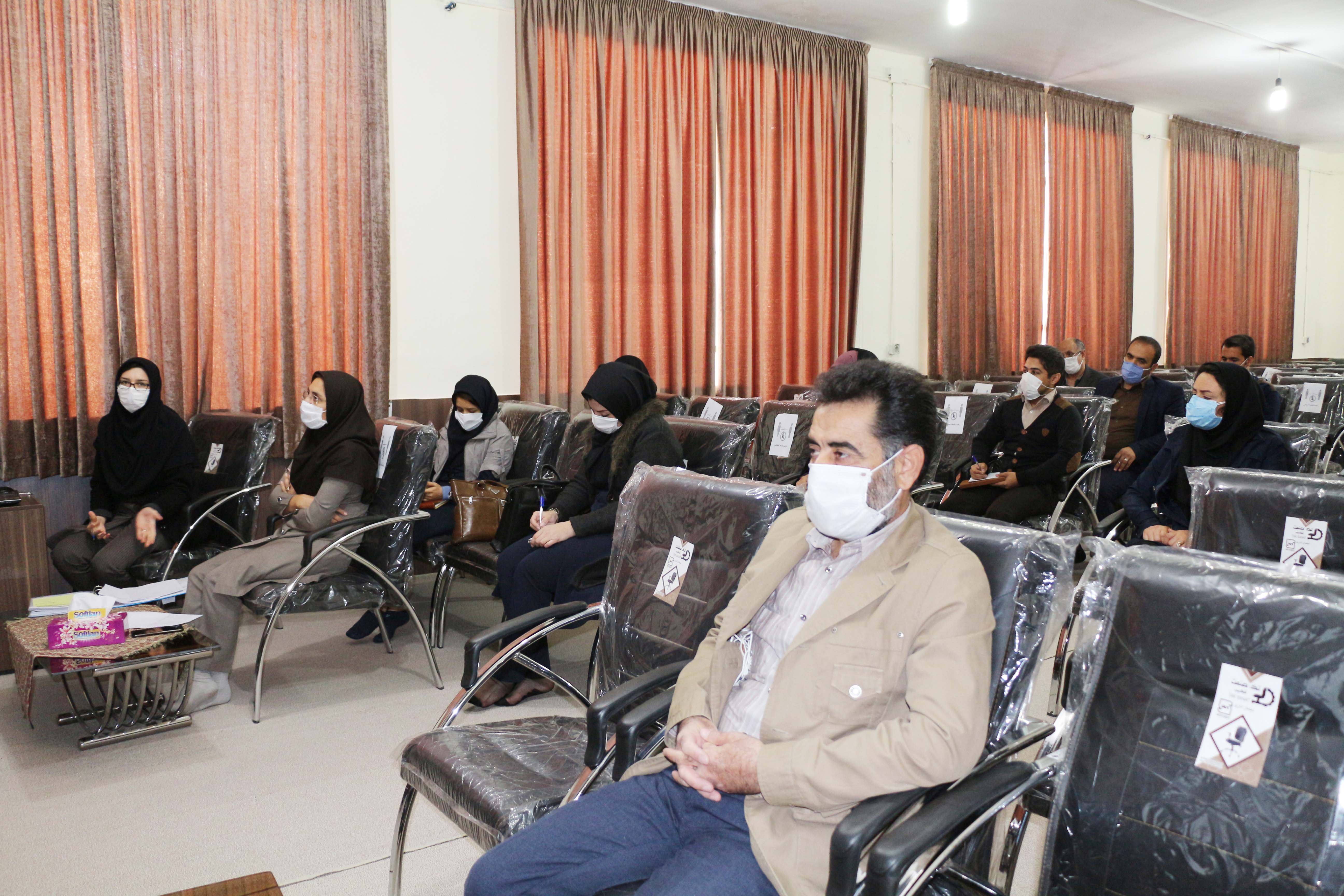دومین نشست کمیته‌ی ثبت نام و استقبال از دانشجویان نو ورود با حضـور دکتر علیرضا حسینی رئیس دانشگاه کوثر