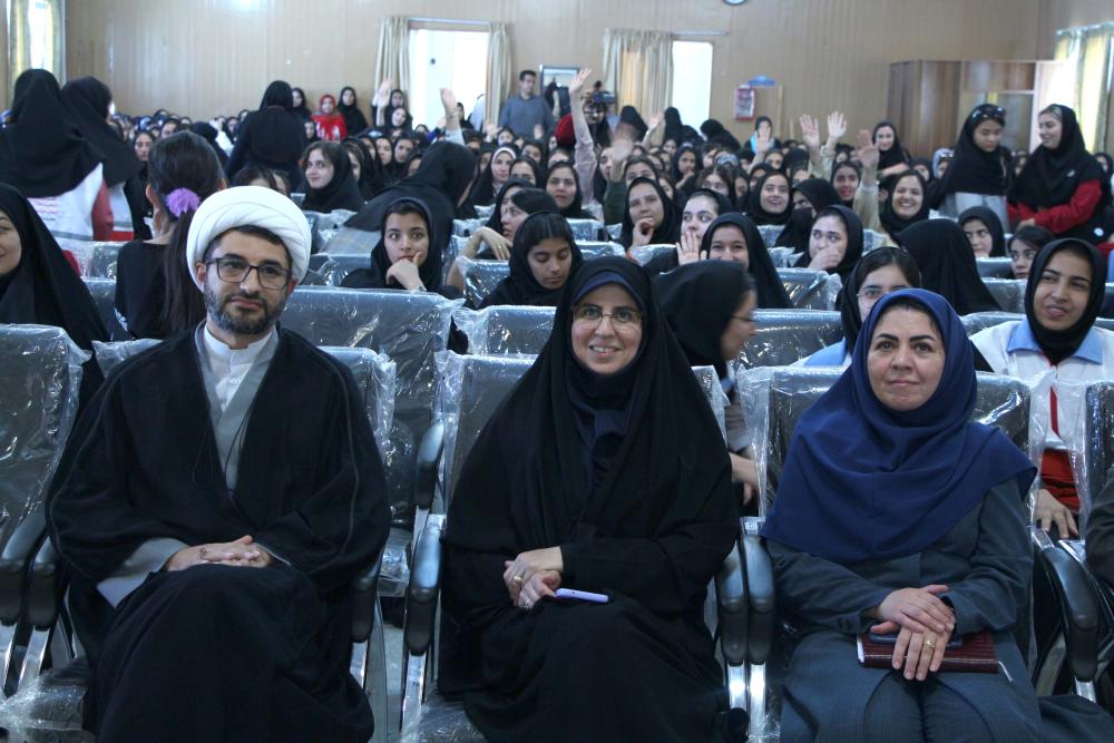 برگزاری ویژه برنامه جشن روز دختر و گرامیداشت دهه کرامت در دانشگاه کوثر